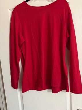XXL Women's Red Long-Sleeve Crewneck Tee